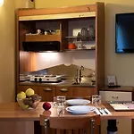 蒙泰雷亚莱酒店 3*