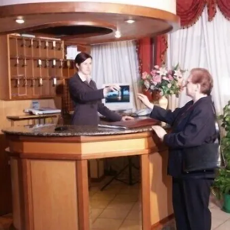 ホテル Montereale