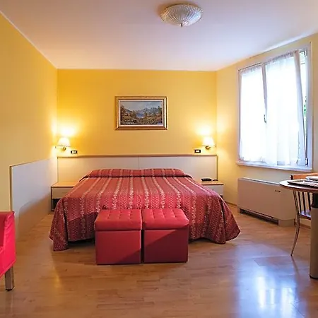 Montereale 3* ポルデノーネ