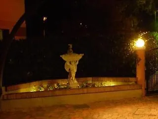 ホテル Montereale