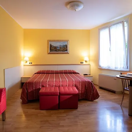 Hotel Montereale 3*
